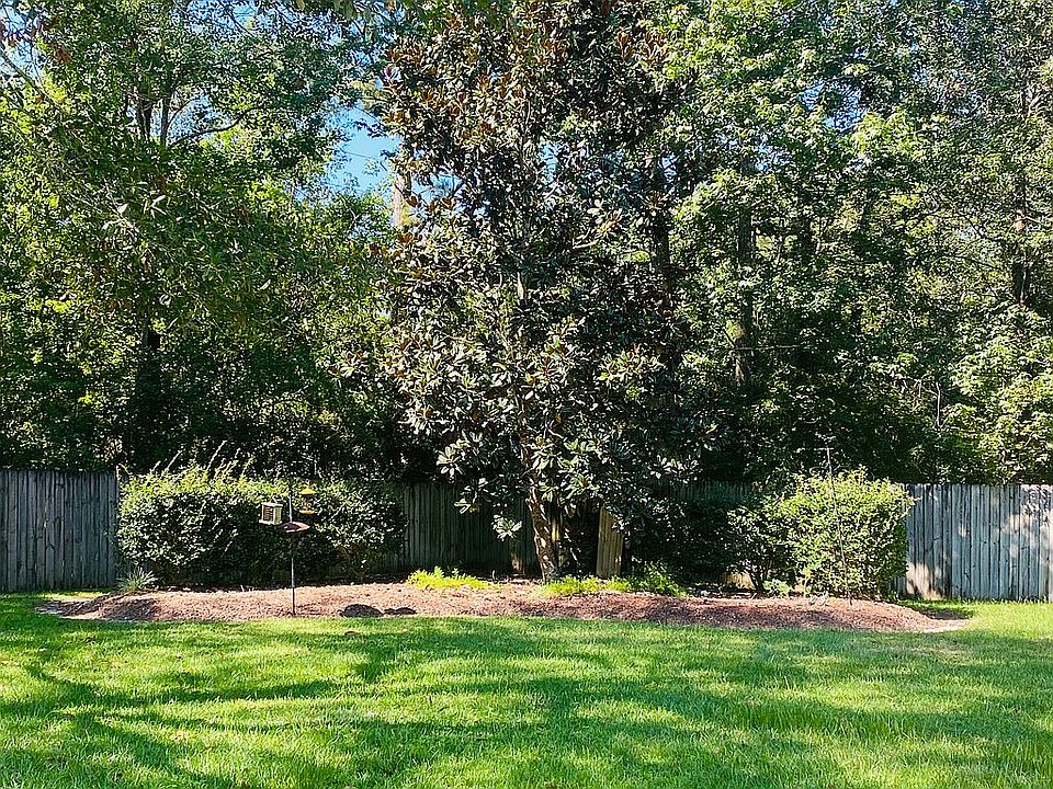 2nd image of 277 Rue Piper Dr