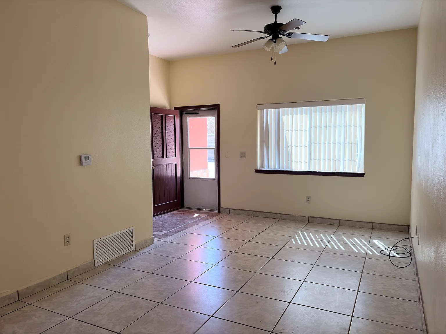 2 bed, 1100 sqft, $1,100 — Photo 3