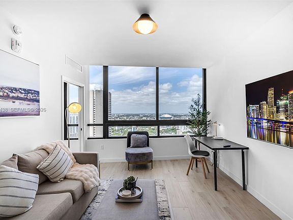 5th image of 225 N Miami Ave #Penthouse 3712