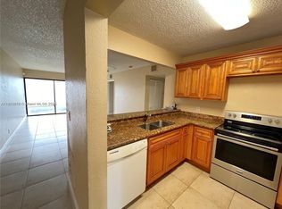 1523 Lake Crystal Dr APT C, Royal Palm Beach, FL 33411