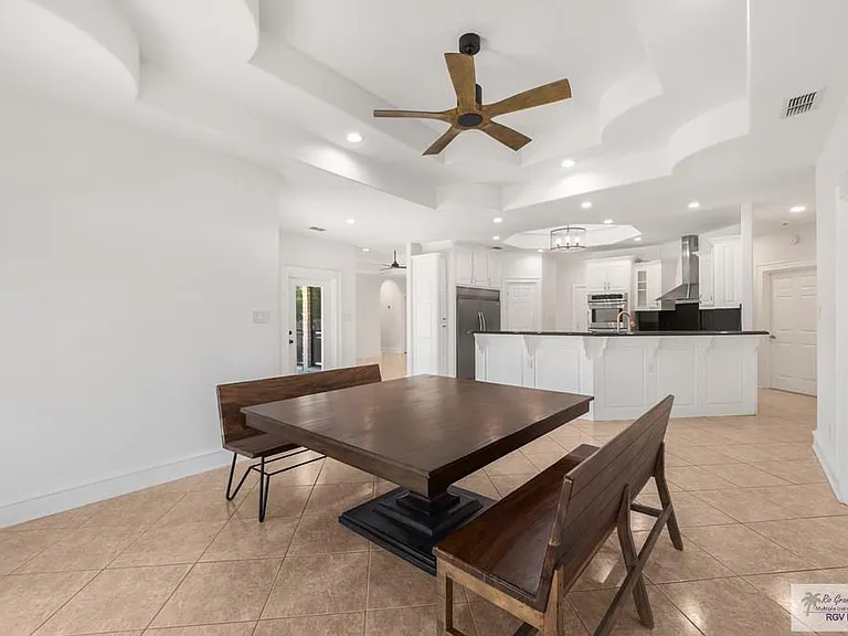 5684 Heron Cove Ln — Photo 7