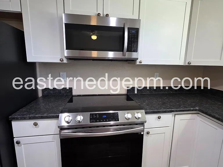 650 NW 6th St #652 — Photo 8