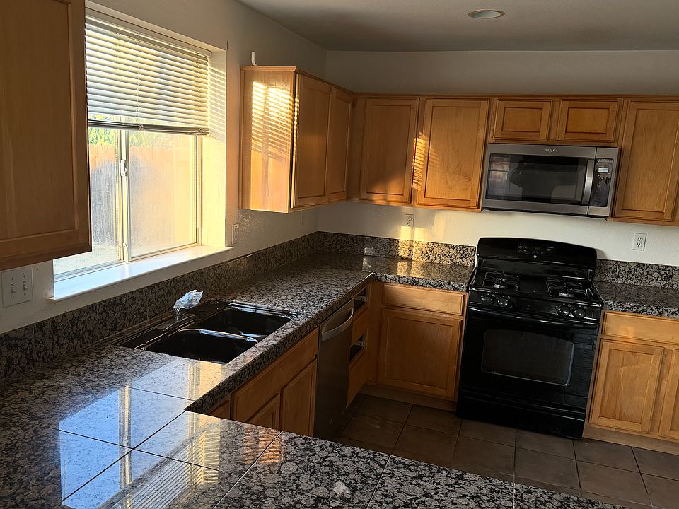 2nd image of 360 Madden Ct
