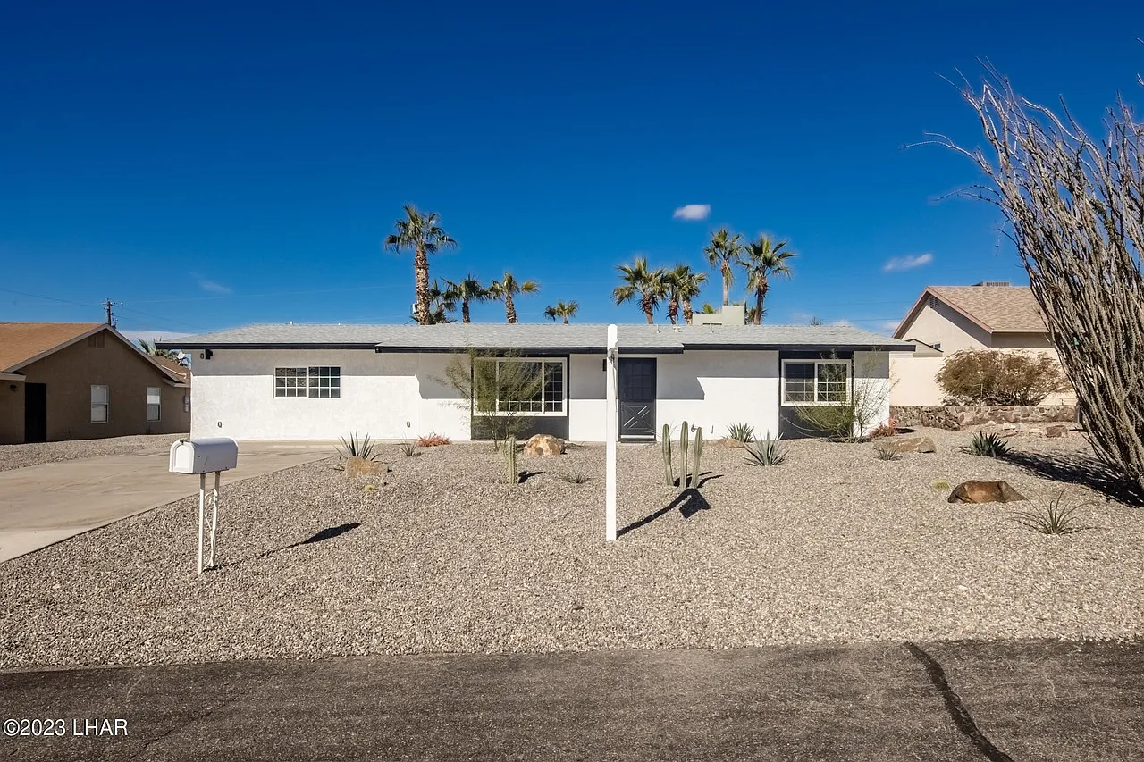 4 bed, 1947 sqft, $2,900 — Photo 2