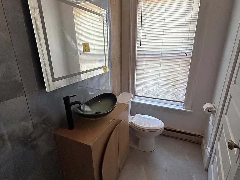 109 Boas St #2 — Photo 4