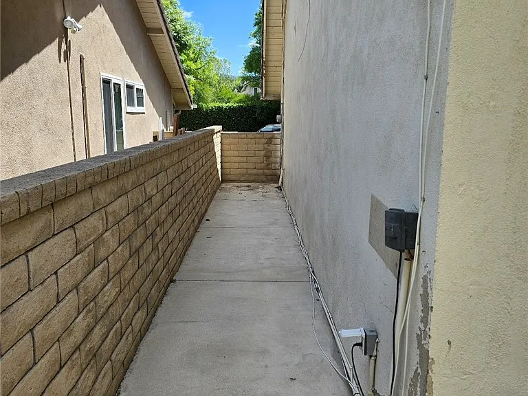 25317 Avenida Ronada — Photo 55