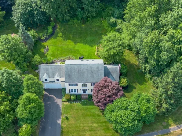 16 Heather Dr, Westford, MA 01886