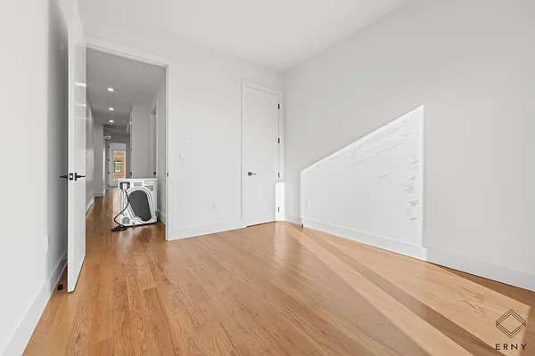 Rented by ERNY LLC | media 9