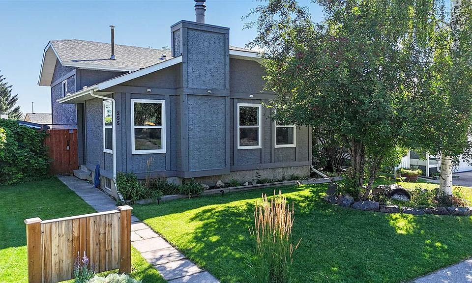 1st image of 255 W Shawcliffe Cir SW