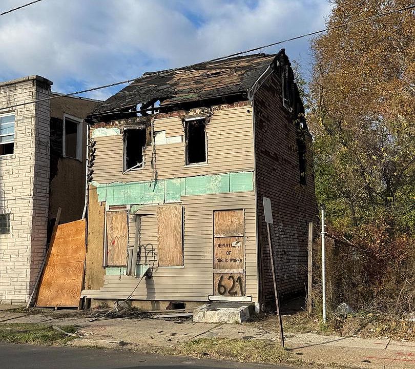 1st image of 621 Ferry Ave
