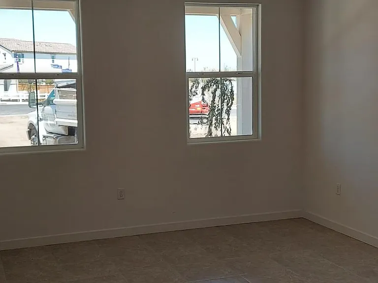 2243 S Stunham Ln — Photo 2