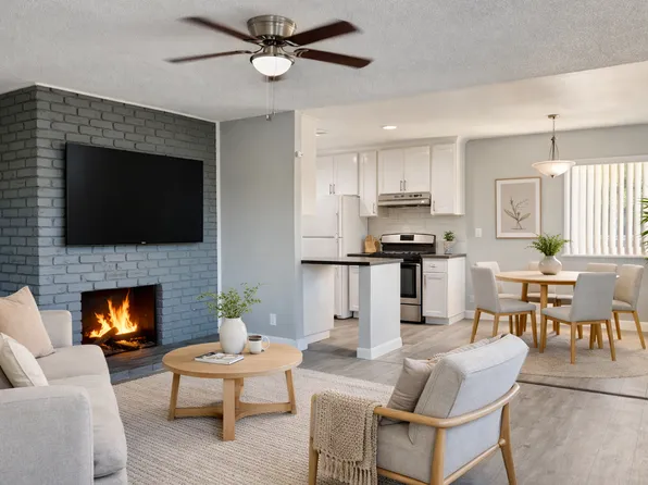 17132 Emerald Ln #8D, Huntington Beach, CA 92647