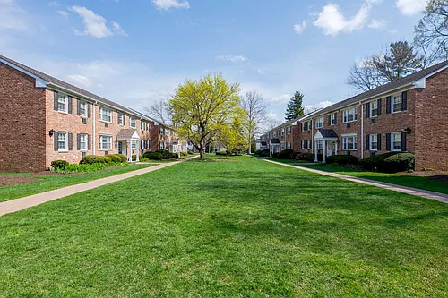 Jackson House Apartments Photo 1
