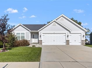 415 Knothole Ln, Wentzville, MO 63385