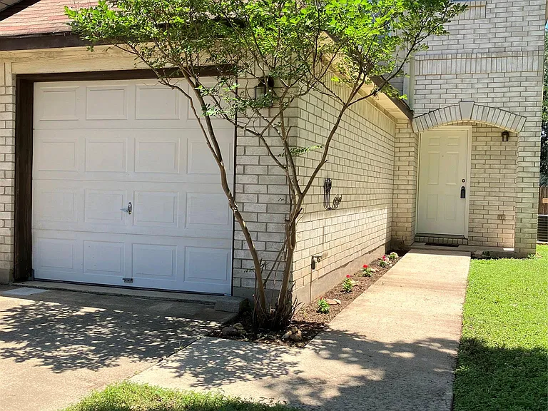 9629 Sugar Hill Dr #B — Photo 1