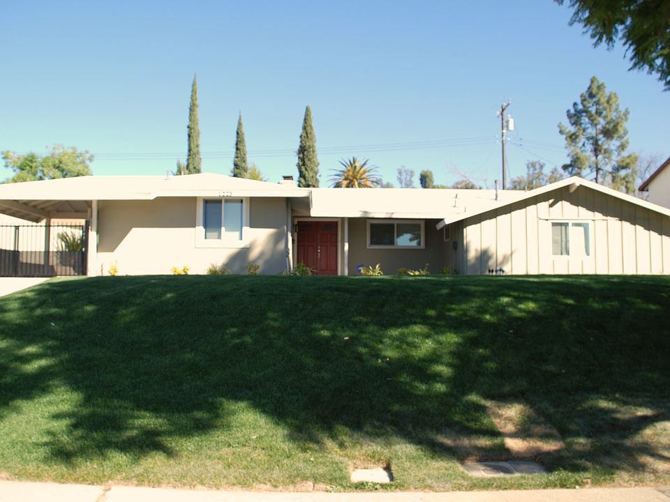 2nd image of 1225 Hillside Dr