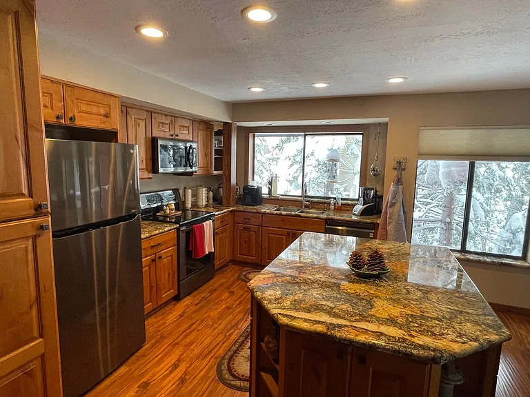 654 Jeff Ln — Photo 41