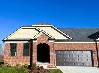 55674 Oak Pointe Dr, Shelby Township, MI 48315
