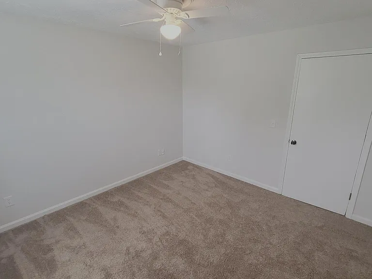 301 Hickory Pl — Photo 22