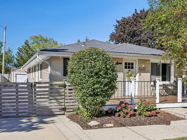 4415 S Iowa AVENUE, Saint Francis, WI 53235