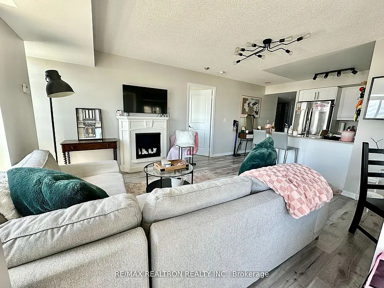 85 E Liberty St #1006 — Photo 4