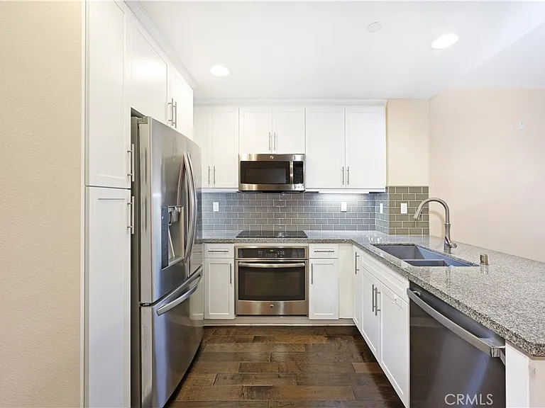 9210 Joshua Way — Photo 8