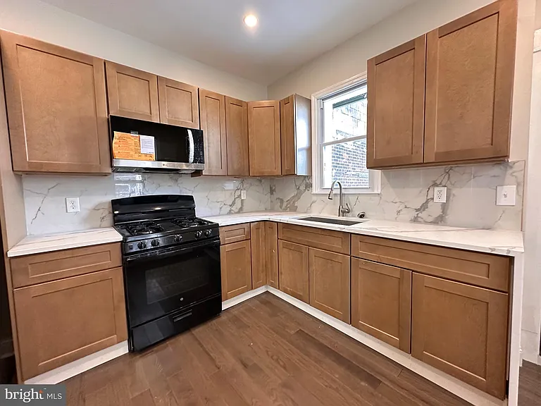 1822 S 22nd St — Photo 22