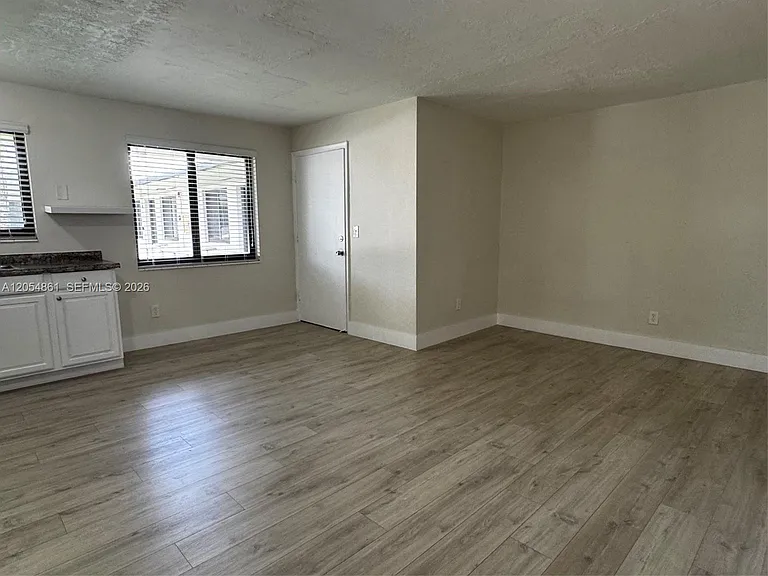 1345 W 28th St #19 — Photo 11