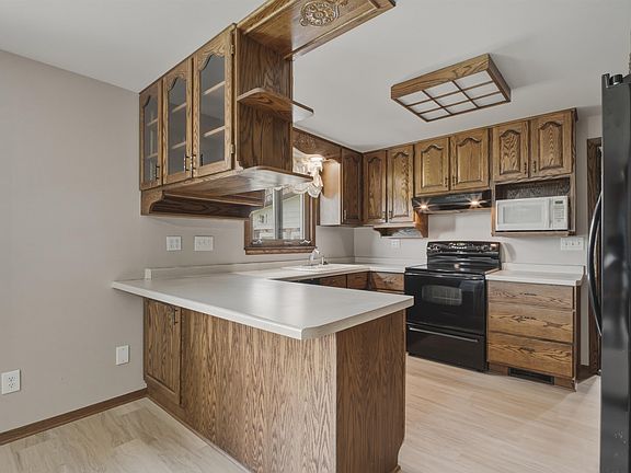 4th image of 617 Melanie Ln