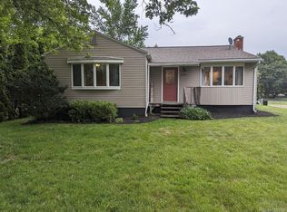 3095 Saint Clair Dr, Rochester Hills, MI 48309