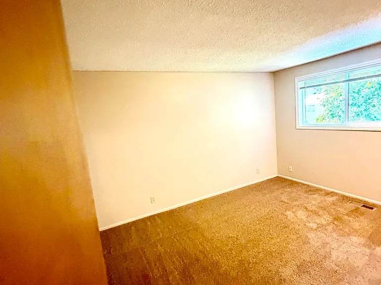 1245 Baxter Rd SE — Photo 10