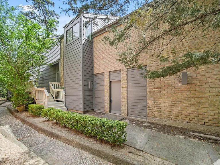 130 Sugarberry Cir — Photo 27