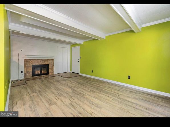 5 Warren Lodge Ct APT 1A