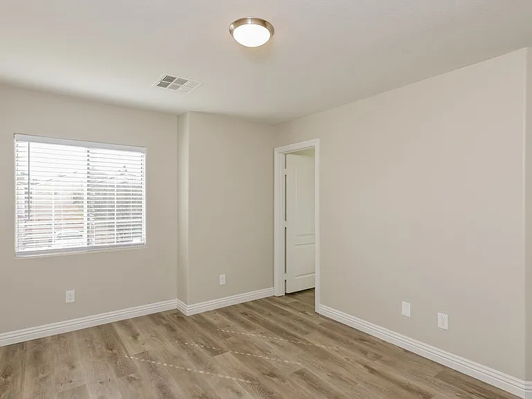 1132 Aldenwood Ave — Photo 18
