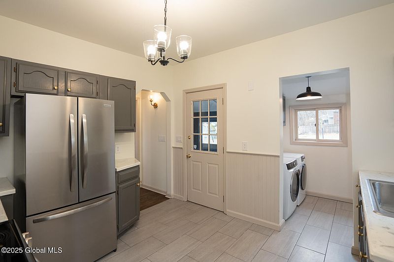 5th image of 31 Acker Avenue