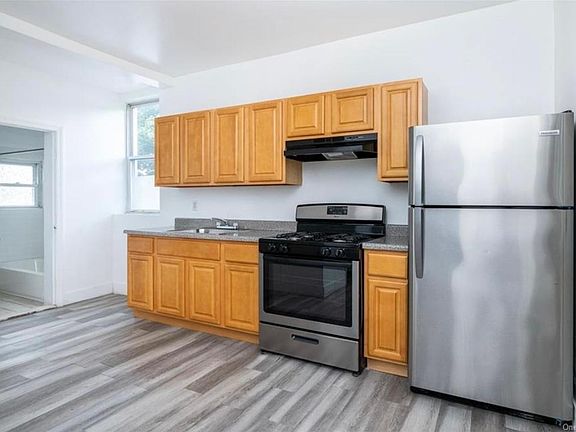 3rd image of 176 Washington St #1