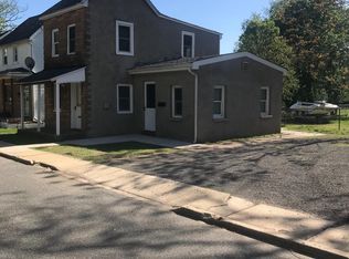 14 Willow St, Mount Holly, NJ 08060