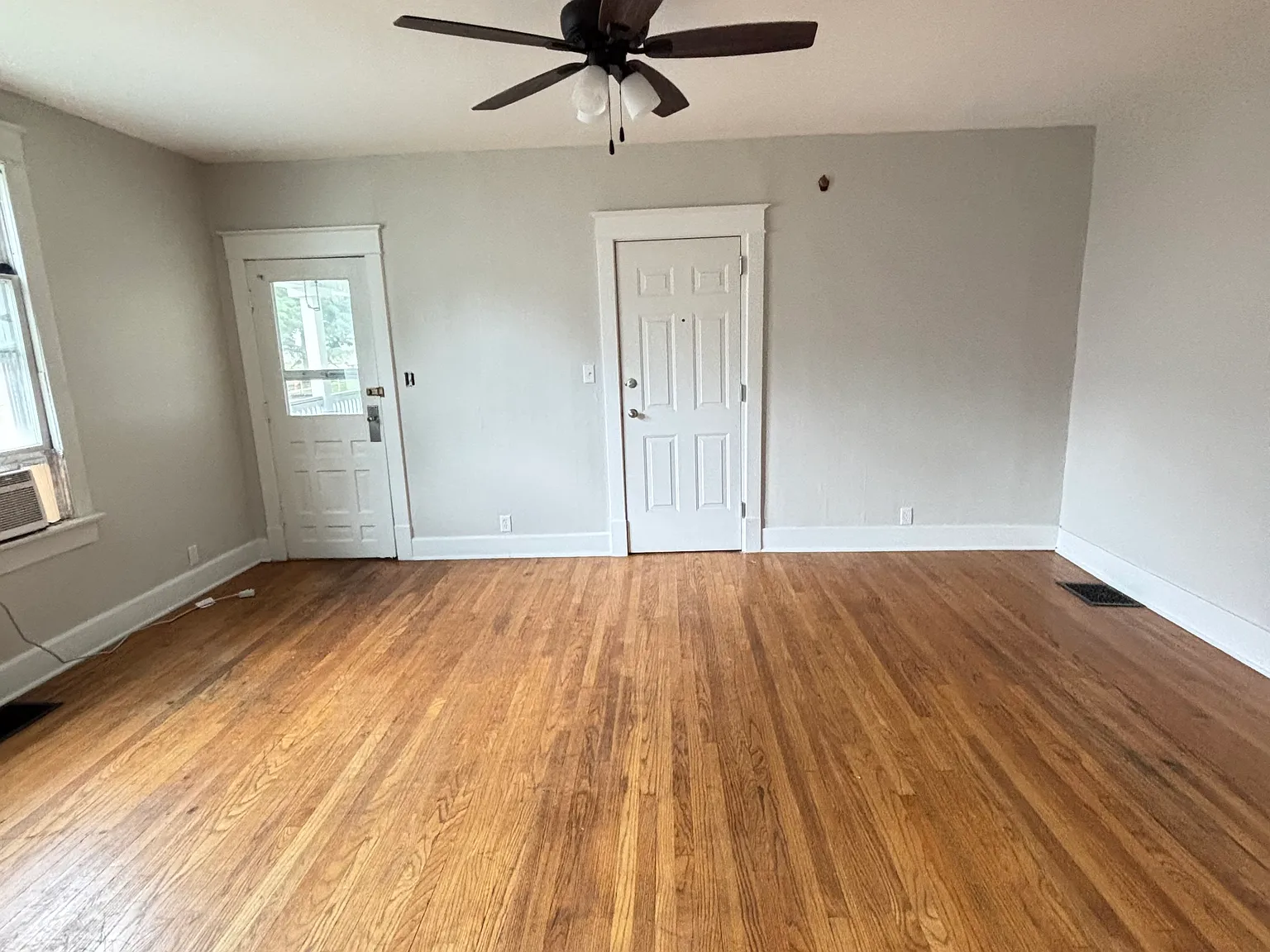 1 bed, 700 sqft, $900 — Photo 2