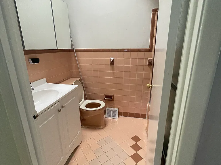 9350 Hoff St — Photo 3