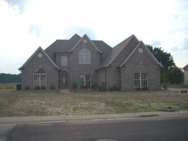 2nd image of 143 Stornaway Dr
