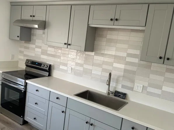 623 S Court St APT D, Visalia, CA 93277