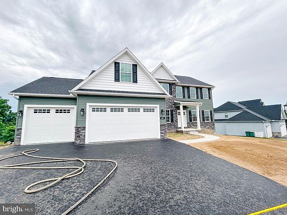 4th image of 427 Delanie Dr