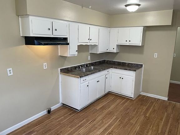 3rd image of 1701 Perkins Ave