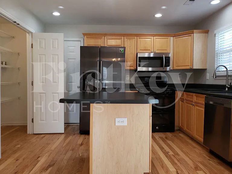 6632 Courtland St — Photo 6