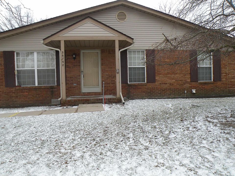 1st image of 36790 Oakwood Ln