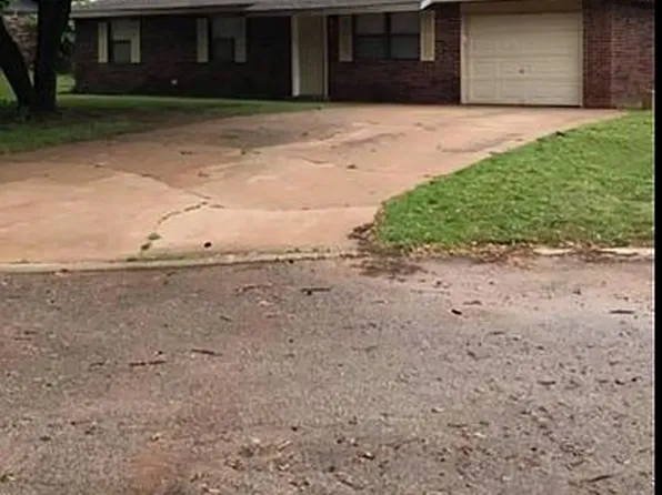 104 Lewis St, Perkins, OK 74059