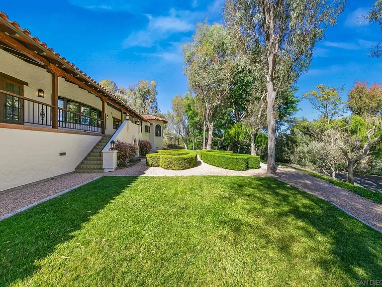 5443 Calzada Del Bosque — Photo 52