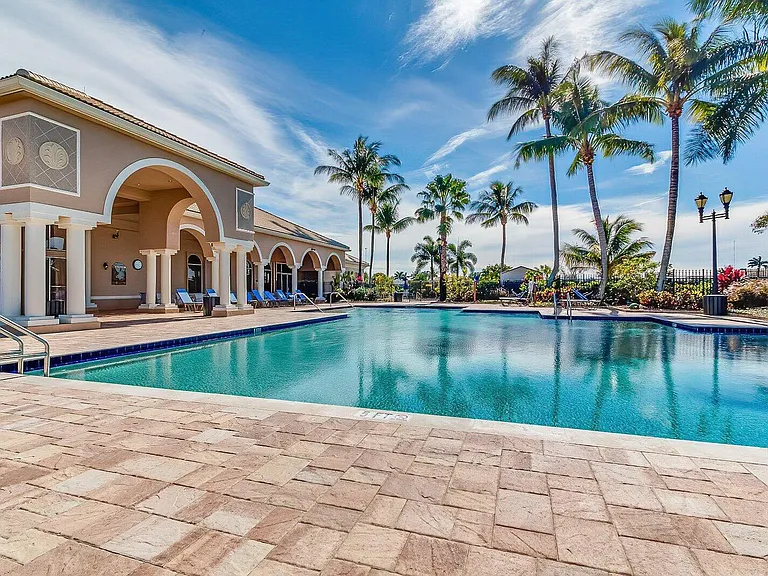 4621 Windward Cove Ln — Photo 14
