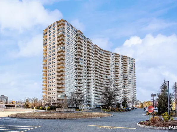 2000 Linwood Ave APT 14N, Fort Lee, NJ 07024