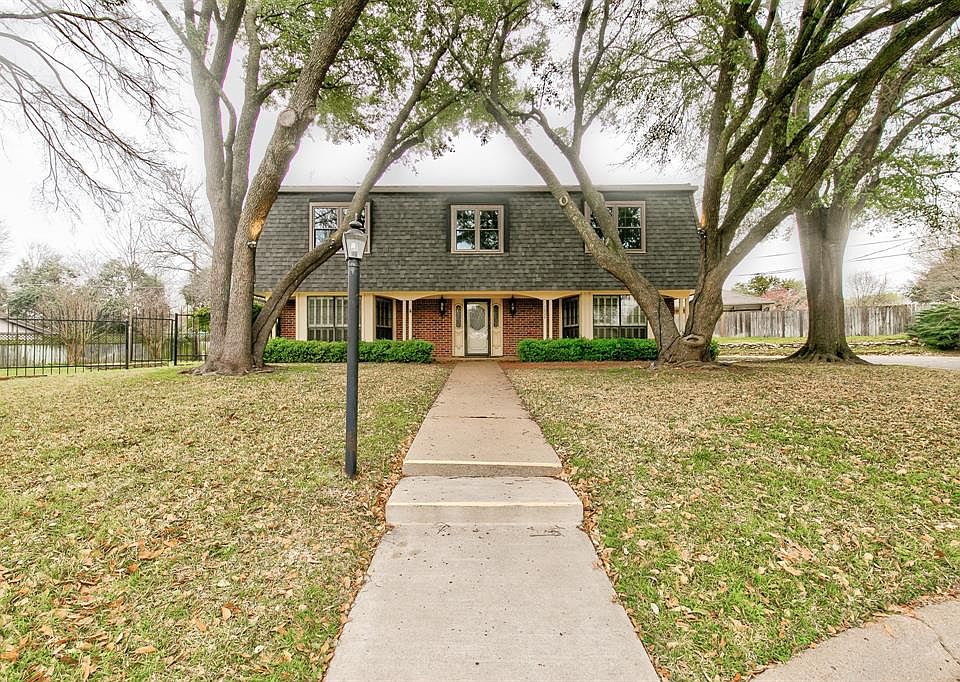 1st image of 1004 Kendal Wood Ct